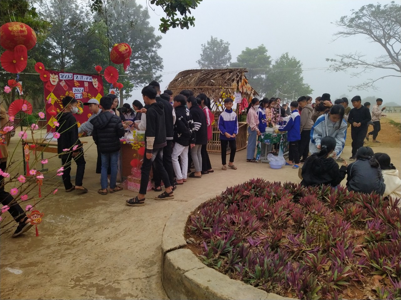 Hoi-cho-Xuan-2024.jpg